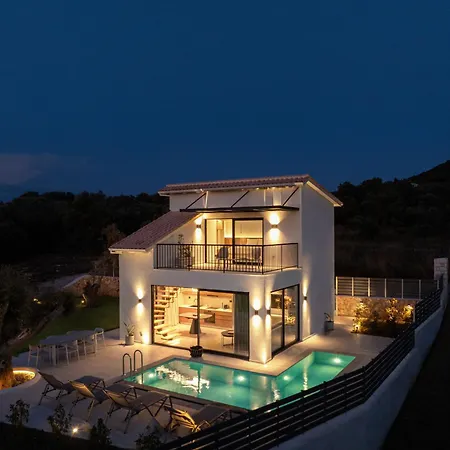 Avelia Villa